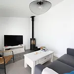 Maison De Charme Renovee Avec Cour Au Centre Du Village - - Fr-1-434-98 Casa de Férias *