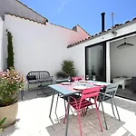 Maison De Charme Renovee Avec Cour Au Centre Du Village - - Fr-1-434-98 Casa de Férias Les Portes-en-Re