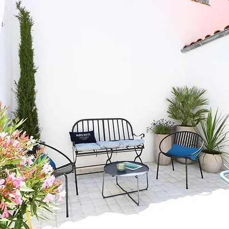 Hébergement de vacances Maison Les Portes-en-ré, 3 Pièces, 4 Personnes - Fr-1-434-98 *